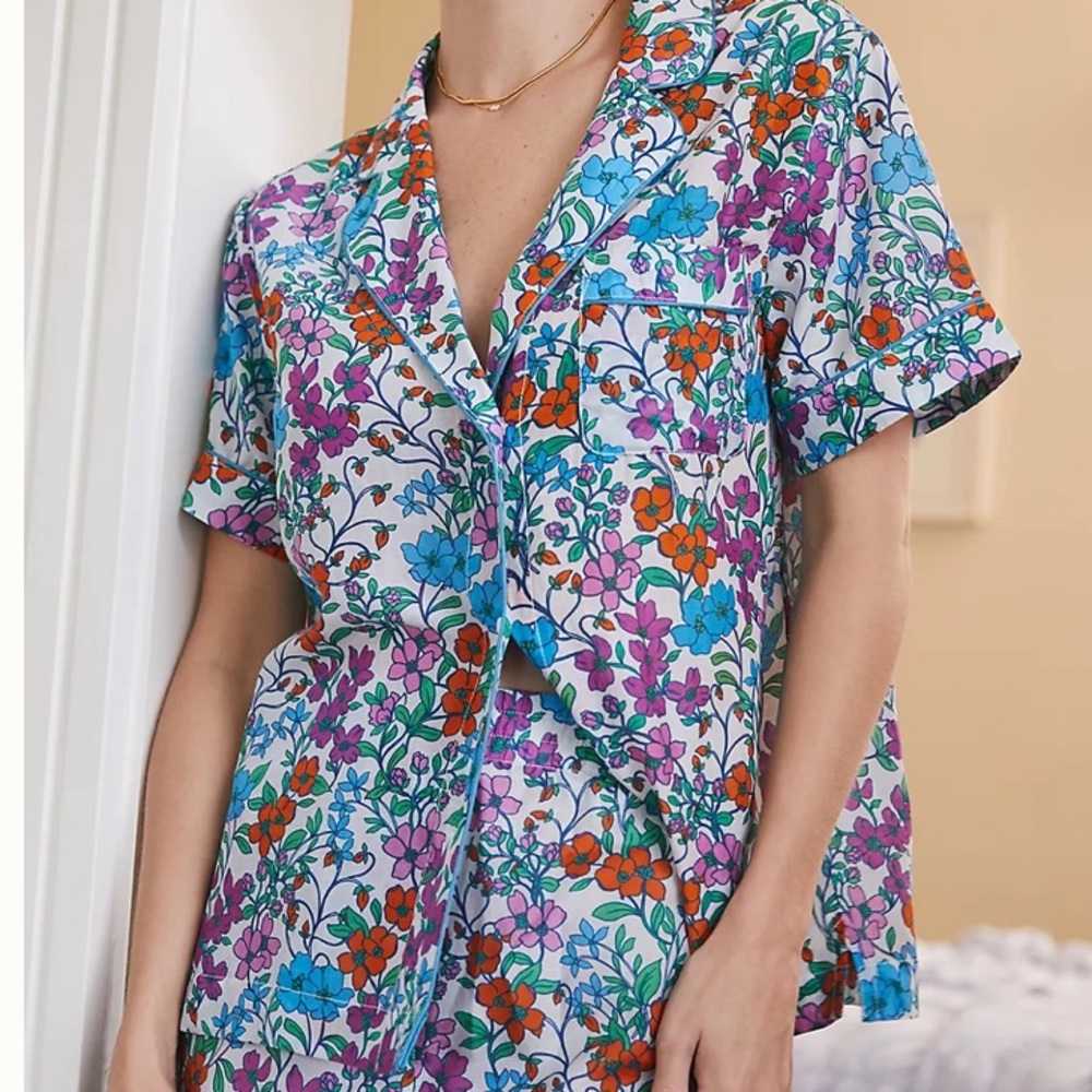 MAKE OFFERS!! Roller Rabbit Lulu short sleeve Polo pajama set.